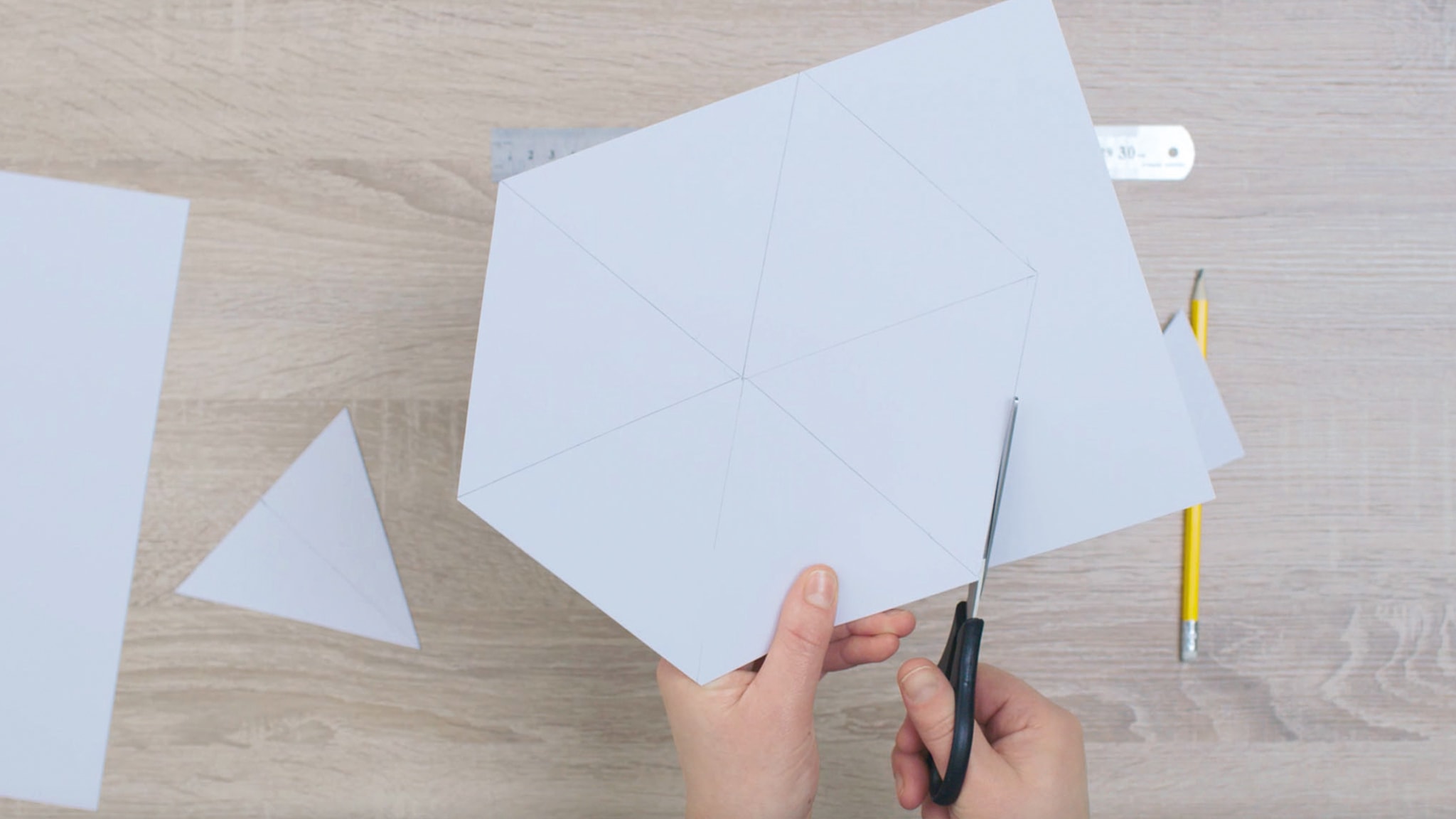 Finish the template Deco-Paints-Colour-Futures-Colour-of-the-Year-2019-How-to-honeycomb_5
