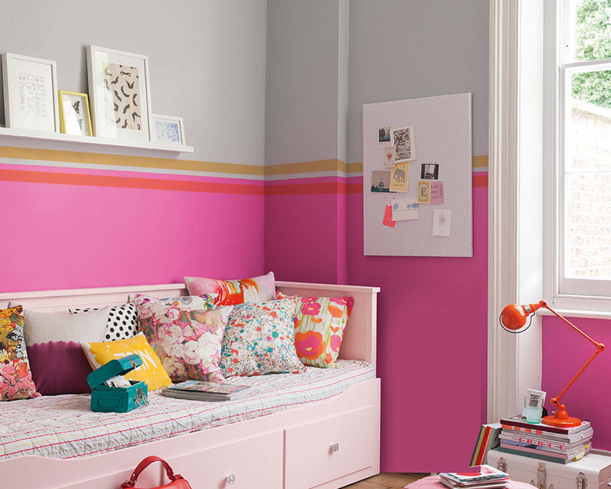 Striped bedroom corner Paint a stripe in the corner of your kid’s bedroom to create a reading nook