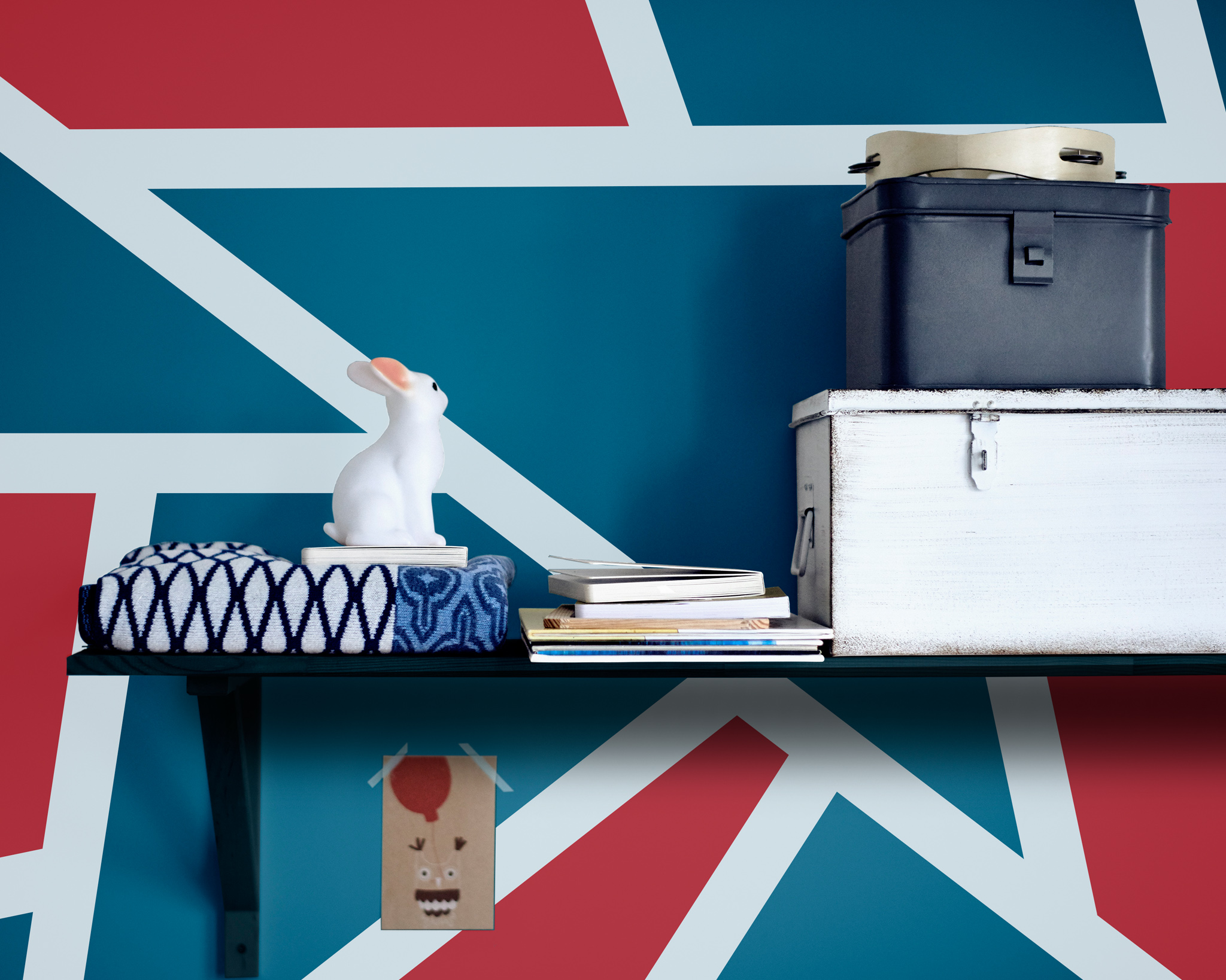 Geometric shapes using tape Liven up shelves and accessories in your child’s bedroom with playful geometric shapes