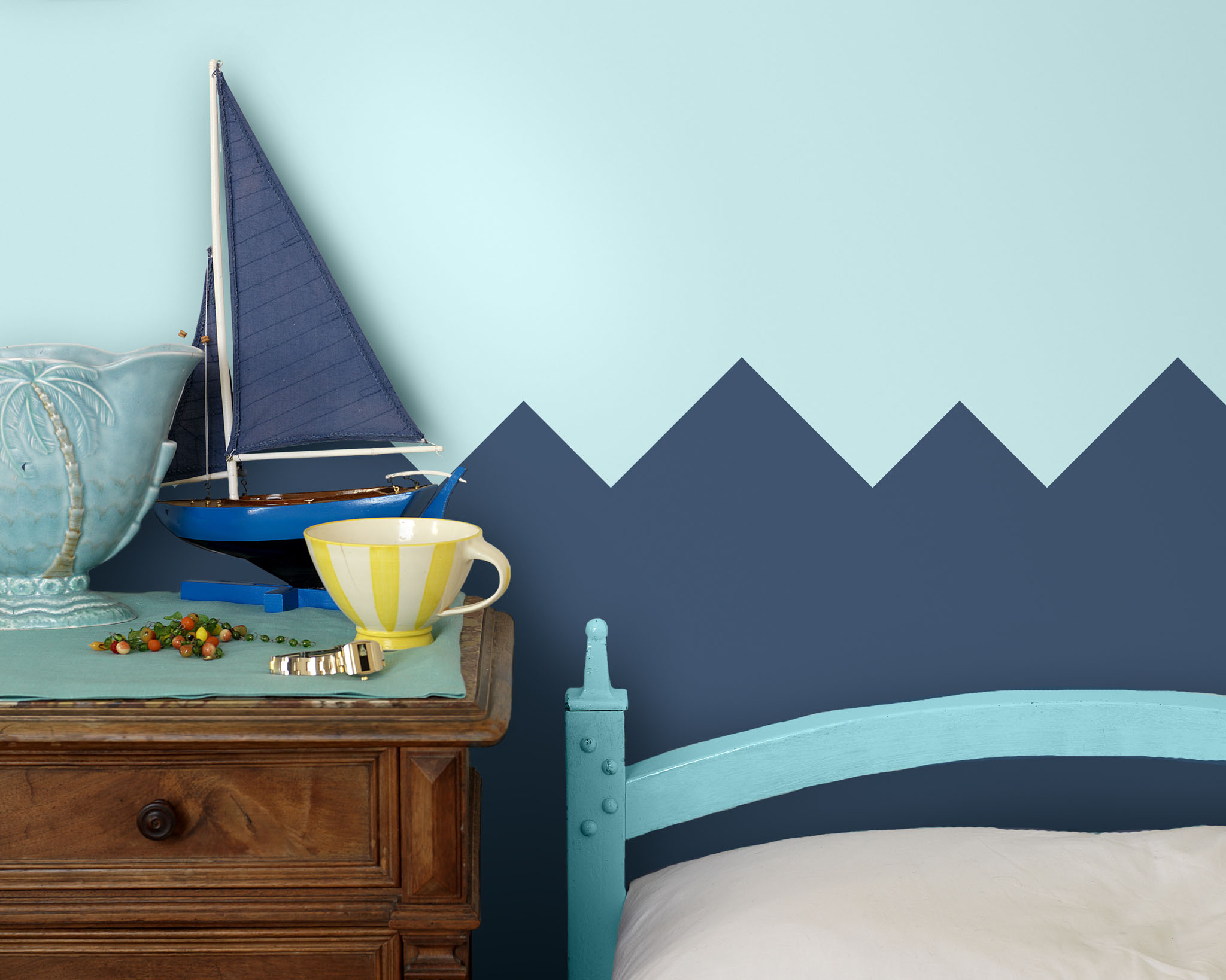 Sea-themed bedroom with geometric shapes Create a sea-themed bedroom for your kid using geometric shapes