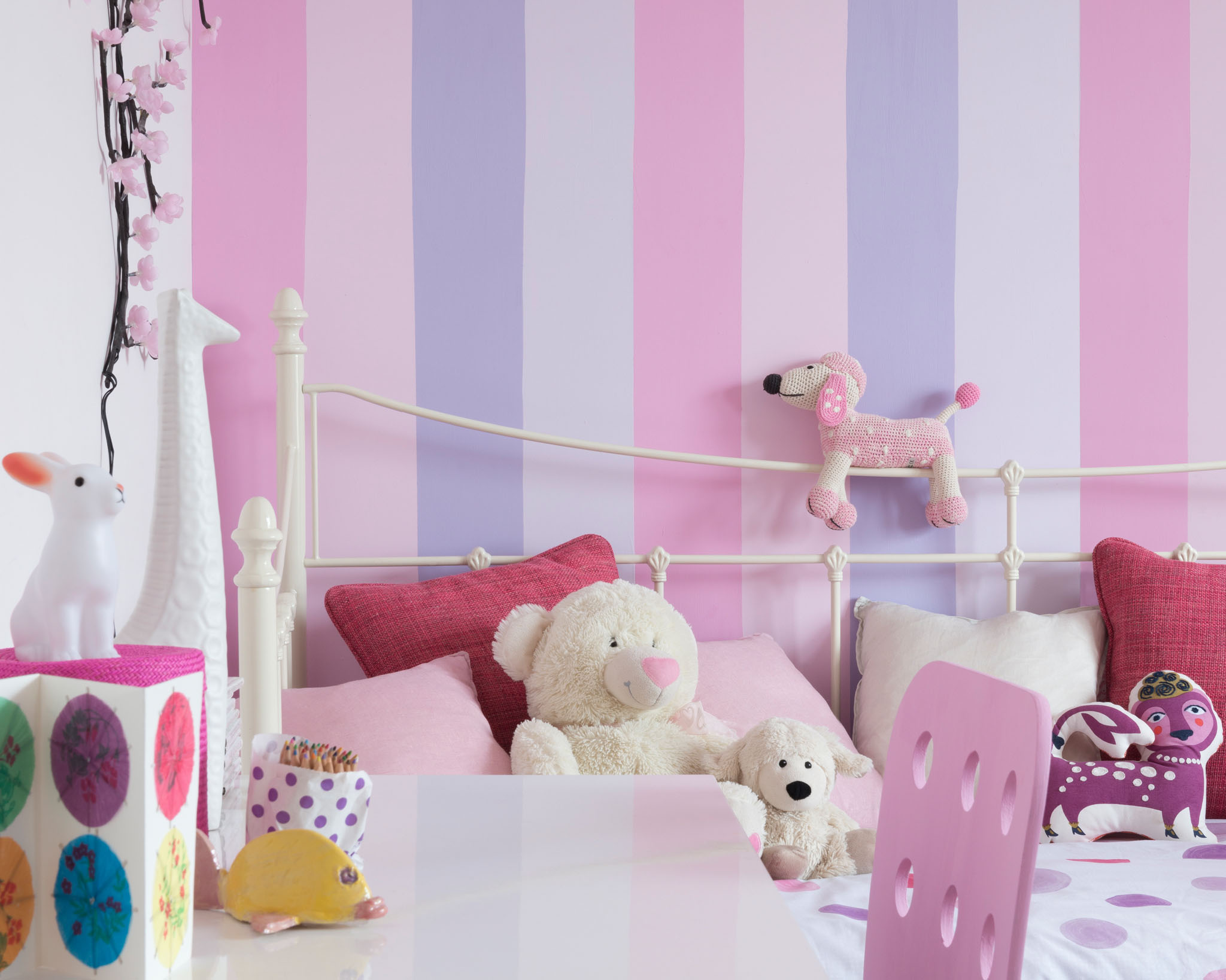 Kid’s bedroom in pink Create a unique look in your kid’s bedroom with classic pink colours
