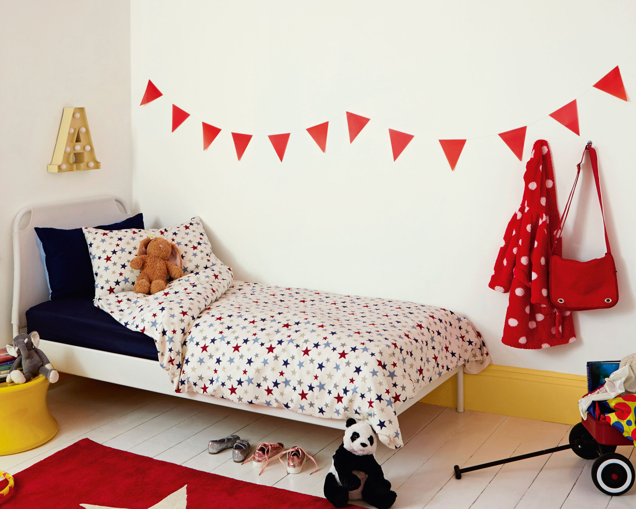 Kid’s bedroom in white Try white in your child’s bedroom for a look that’s both stylish and versatile